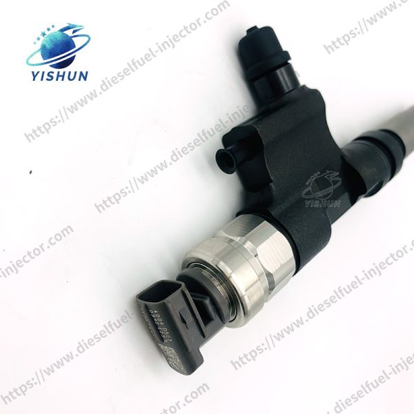 Buy 0950005332 23670E0150 Diesel Fuel Injector Nozzle 095000-5332 23670-E0150 For H-INO N04C Diesel Engine Part at wholesale prices