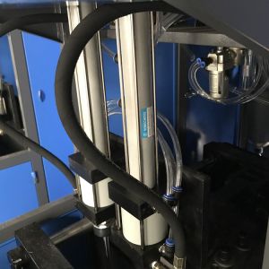 Customized 2 Cavity Semi Automatic Plastic Bottle Blow Molding Machine