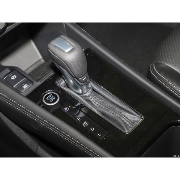 TPMS and Normal Steering Wheel Equipped Nissan KICKS 1.5L CVT 5 Seat Small SUV for Fast Speed Driving