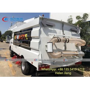 Dongfeng 4x2 LHD Diesel Engine Vacuum Road Sweeper Truck