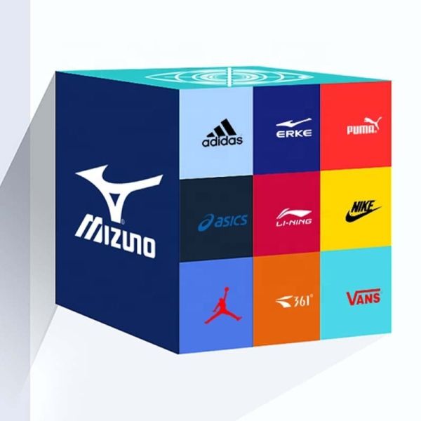 Indoor P2.5 Full Color Magic Cube LED Display 320*320*320mm For Advertising