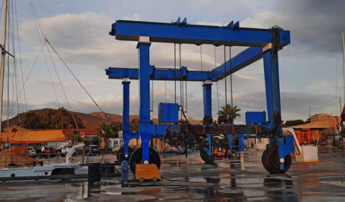 Buy Customized Boat Yacht Hoist Crane Travel Lift 5 - 1000t at wholesale prices