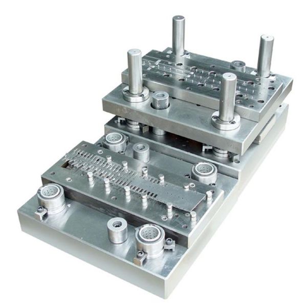 Customizable Plastic Injection Mold with ISO9001 Certification and 20-35 Days