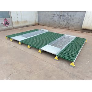 OEM Clean Durable Steel Tri Bar Pig Farm Equipment