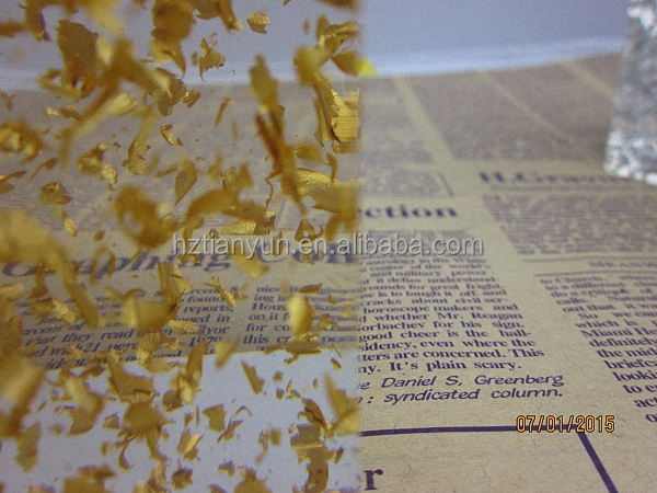 Artificial Transparent Flower Paperweight With Fragments / Chippings