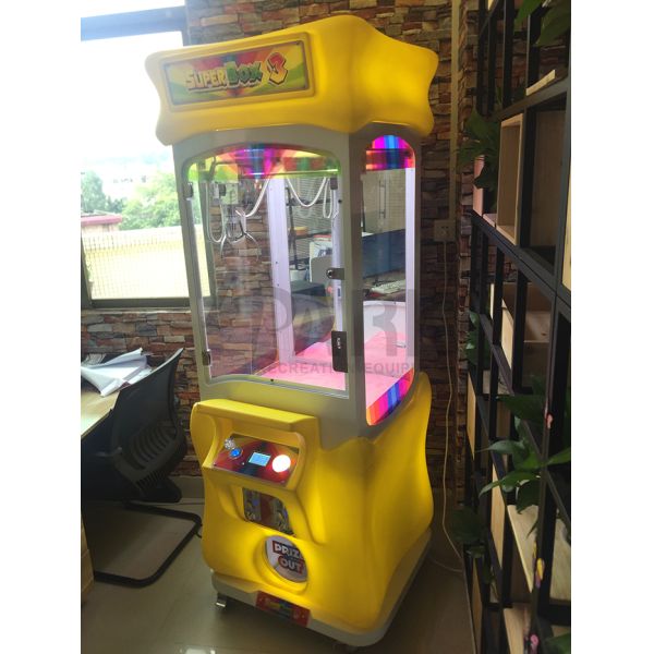 Coin - Operated Clip Doll Crane Game Machine / Entertainment Equipment