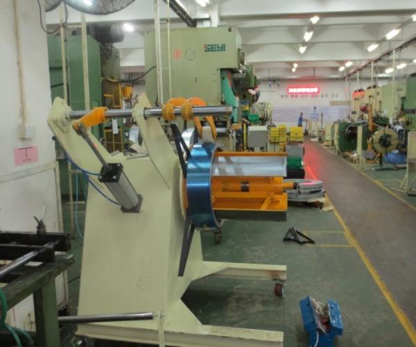 Buy Automatic Steel Coil Decoiler Machine With Heavy Load Capacity , Hydraulic Decoiler Machine at wholesale prices