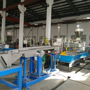 Granulator for PET Bottle Recycling Crystalization Free Plastic Granules Making