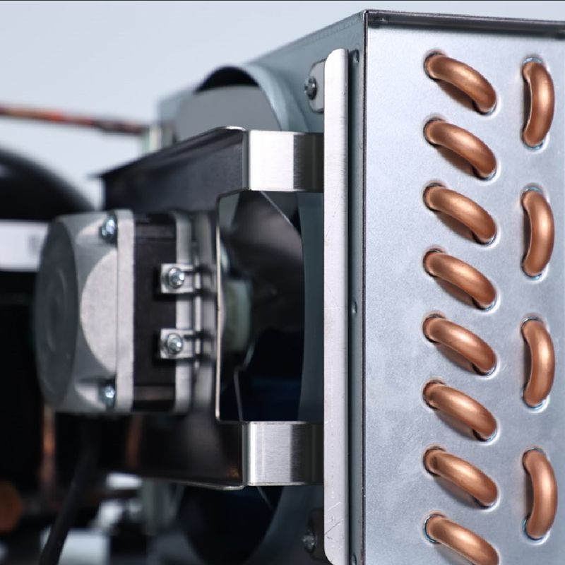 IM-60A Portable Bullet Shape Ice Maker Machine Small One Can Produce 60 Kgs Per