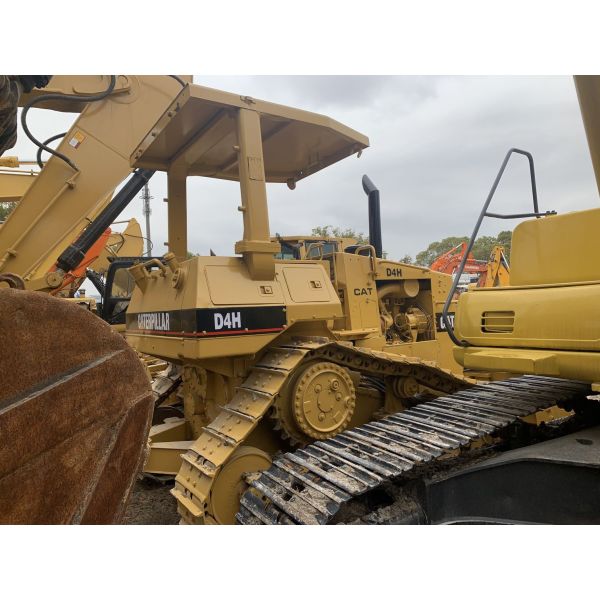 6 way blade Used CAT D4H Bulldozer In Excellent Condition/Original Japan Used CAT Bulldozer Hot Sale