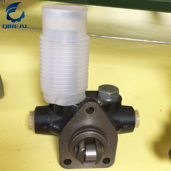 Buy DX220-9 Excavator Parts Hand Oil Pump 400908-00024 105207-154A at wholesale prices