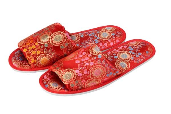 Buy traditional house slippers at wholesale prices