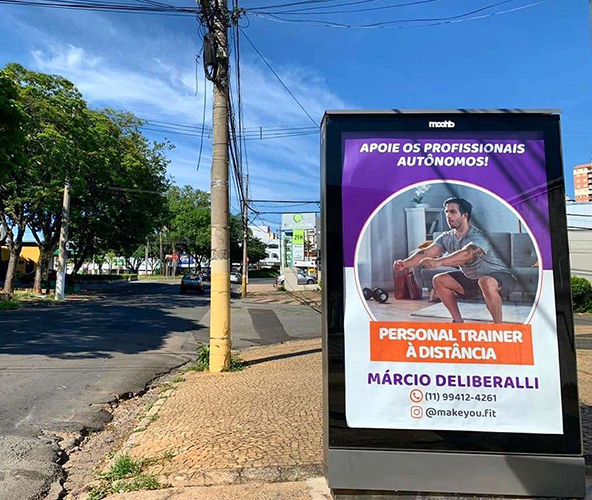 Factory Direct Sales 2500 Nits 75 Inch Outdoor Floor Standing Digital Signage For Bus Shelter