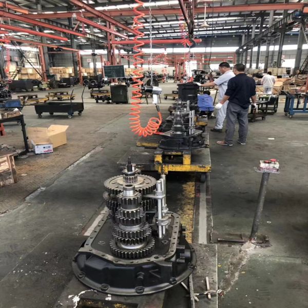 Original Shacman Door Lock Mechanism Assembly Door Stopper DZ14251330120 for Heavy Truck