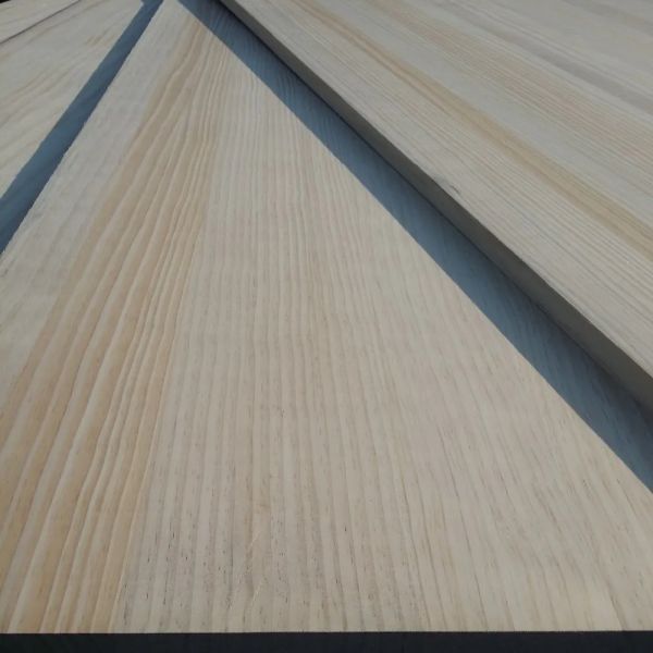 Buy Customizable Solid Pine Wood Board with Moisture Content 8-12% and Natural Texture at wholesale prices