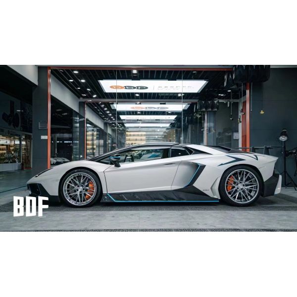 For Lamborghini LP700 LP750 Carbon Fiber Body Kit LP700 750 Upgraded Novi Front Shovel Side Skirt Body Kit