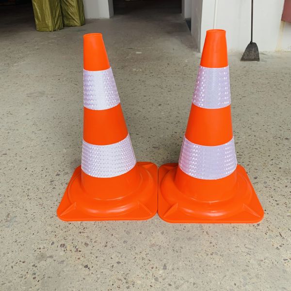 47cm Red Orange Heavy Duty Traffic Cones Traffic Control Cones For Parking Lot