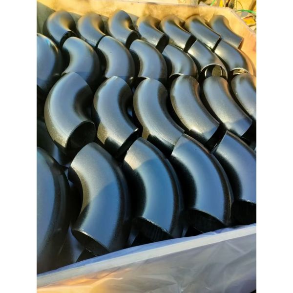 Buy Polished Socket Weld Threaded Carbon Steel Pipe Fitting 1-1/4 Inch at wholesale prices