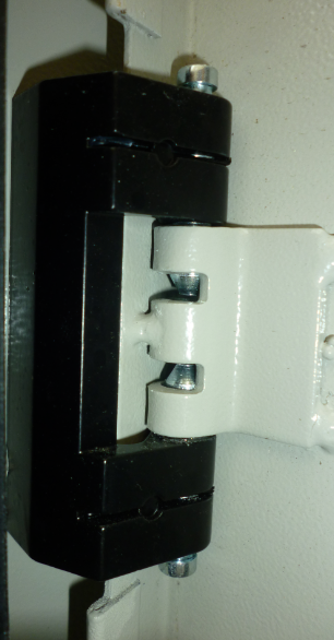 Heat Insulated Wall Mount Steel Outdoor Telecom Cabinet With Air Conditioner Cooling