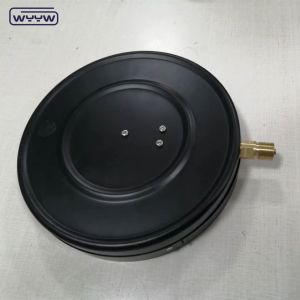 Industrial Grade Bourdon Tube Pressure Gauge With Bottom Mount And Black Steel