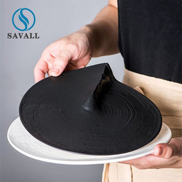 Buy Artistic Conception Japanese  Irregular Circle Porcelain Plates FDA Approval at wholesale prices