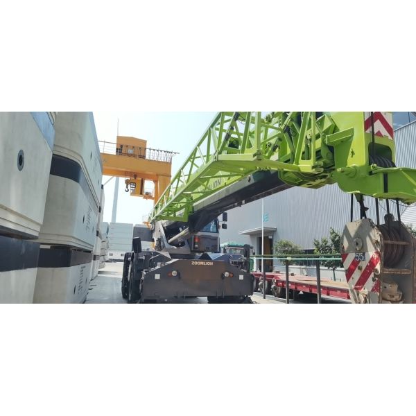2014 Model Used RT Cranes 55 Ton Rough Terrain Crane Zoomlion RT55 Ergonomic