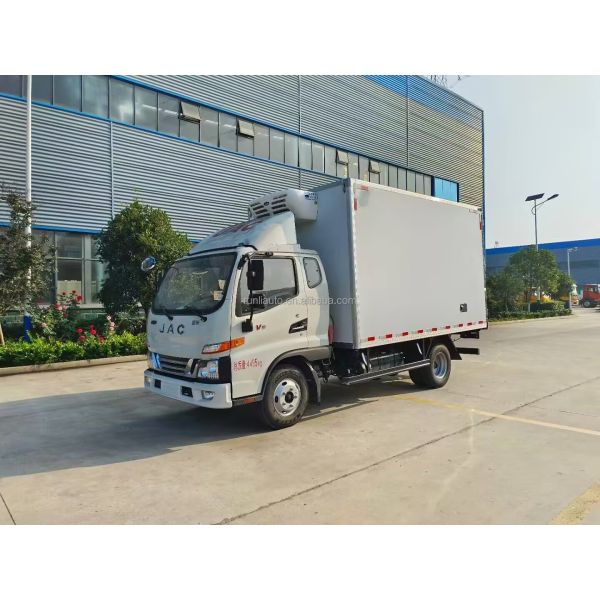 China Factory Customized JAC V5 Refrigerator Truck Freezer Food Meat Transport Container Box Refrigerated Truck