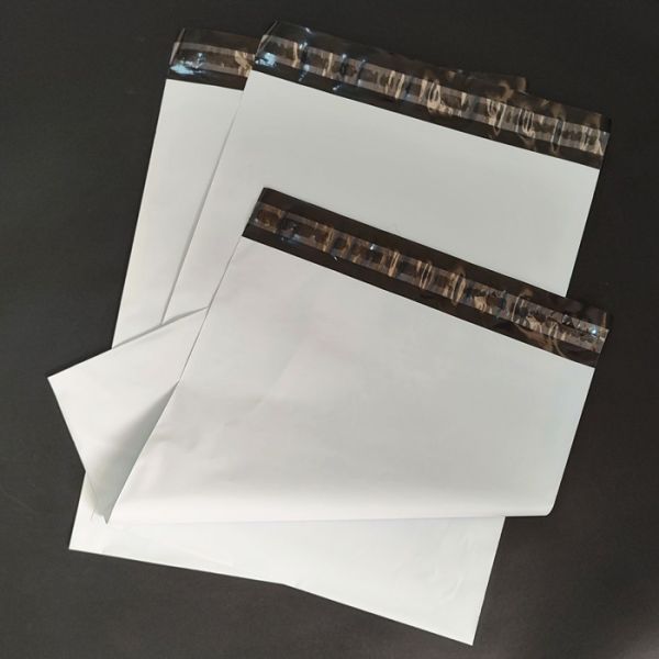 White Poly Mailer Bags Tear Resistant With Self Sealing Adhesive Strip