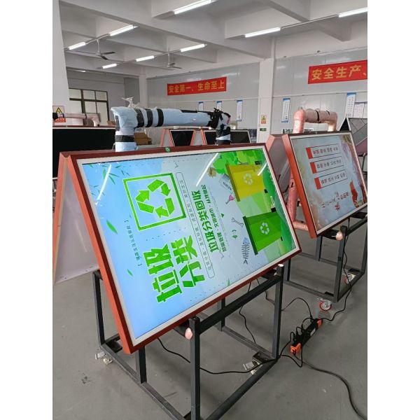 32 /43/55 Inch Wall Mounted Digital Signage Wooden Frame
