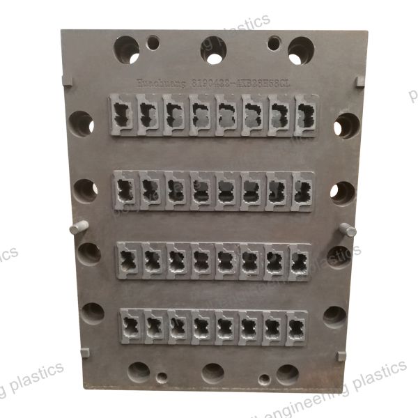 Polyamide Extrusion Molds Plastic Moulding Dies Customized Shape With Multi