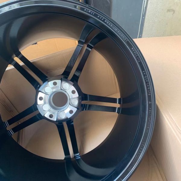 Buy Black 21 Inch Original Upgrade Parts Alloy Genuine Wheels For Porsche Tayacan at wholesale prices