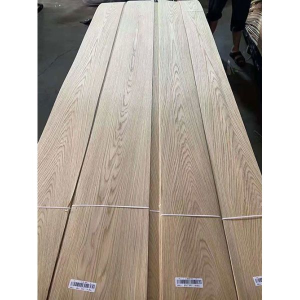 Buy 8% Moisture White Oak Wood Veneer 4mm Veneer Engineered Hardwood at wholesale prices