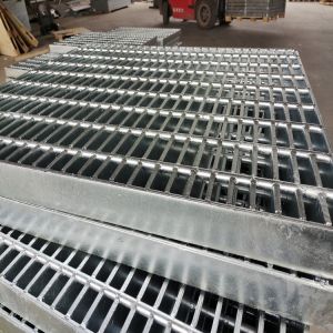 Quality Park Carbon Steel Strip Hot Dip Galvanized Grating Gutter Cover for sale