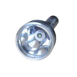 Quality High power Long Range Led Cree Torch , 900lm camping flashlight for sale