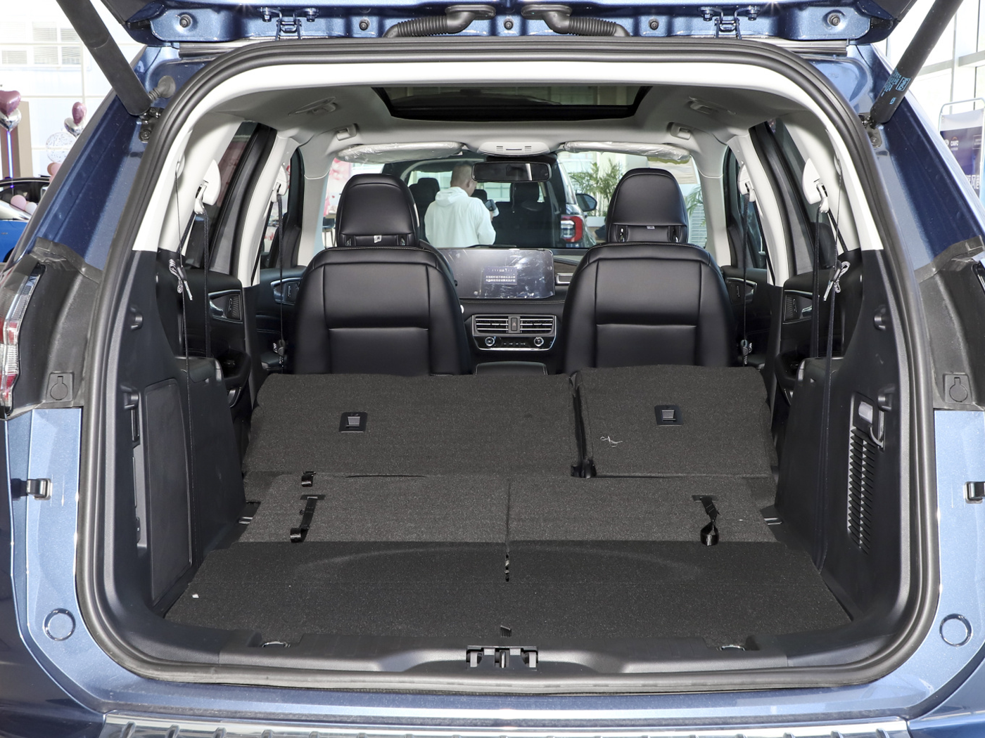 3950mm Wheelbase 2023 Ford Edge Ruijie L 2.0T EcoBoost E-Hybrid 4WD 5-Door SUV Electric Car