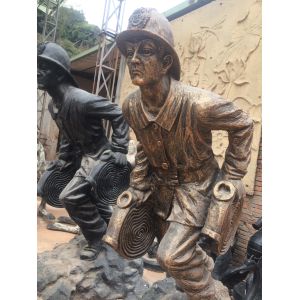 Props and oddities fiberglass bruce lee statue/sculpture as decoration in hotel