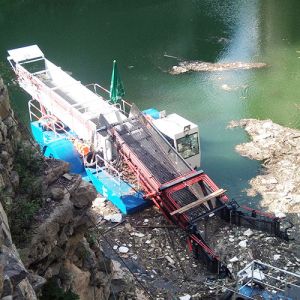 Semi Automatic Aquatic Weed Harvester Trash Skimmer 24kw