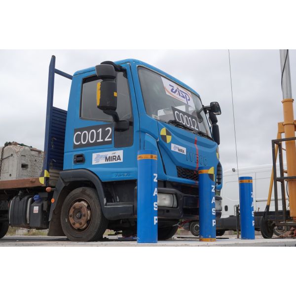 30mm Diameter Retractable Bollards with 600mm Cylinder Intercept Height and