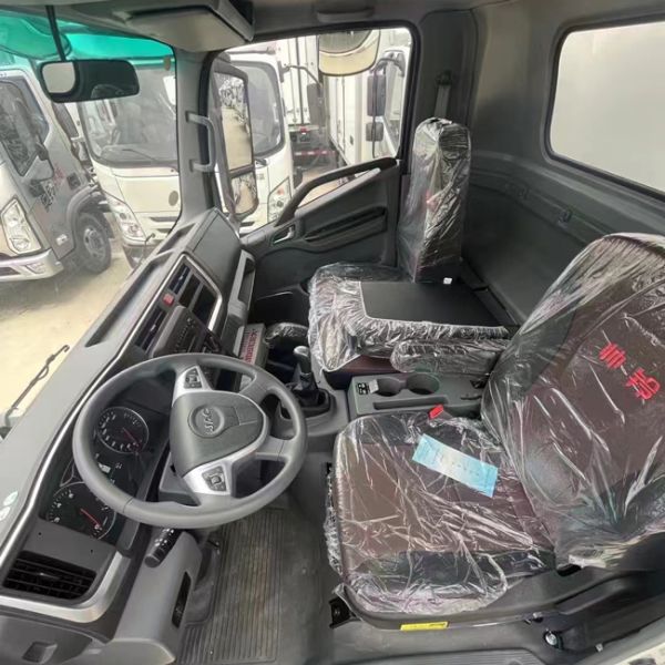 Hot Sales New Model JAC 4x2 6Tons Refrigerator Truck Freezer Low Temperature Box