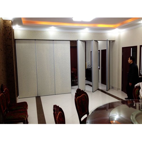 Multi Color Top Hanging Ceiling System Foldable Partition Wall Panel For Training Room