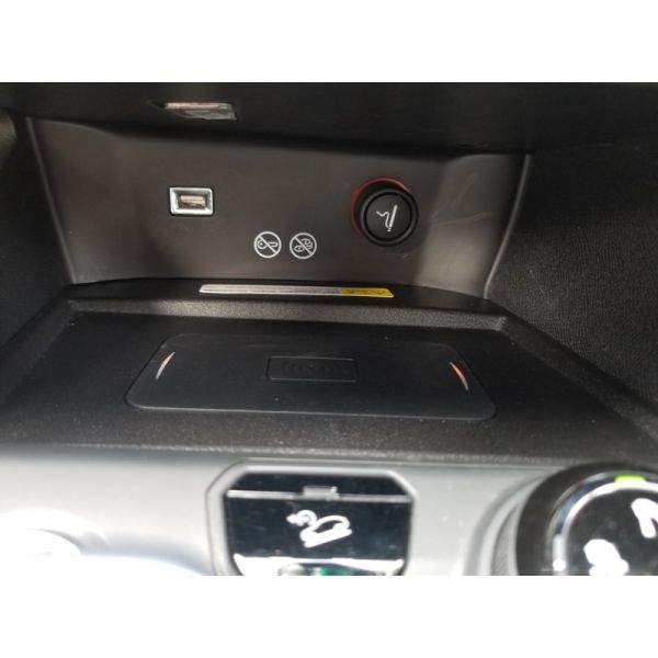 OE-Fit Car Wireless Charger with qi For Peugeot 4008, 5008 2016-2018 fast chargers 10W in car chargers with 3 coils