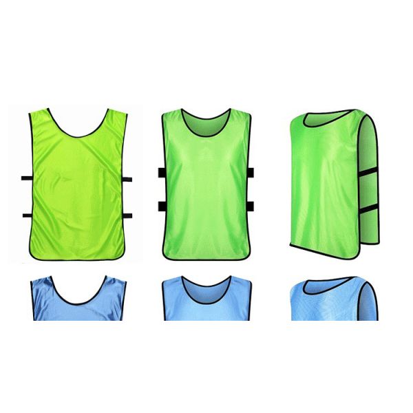 Football uniforms wholesale custom logo printed cheap Pinnies Melee vests Football apiralls wear football training vests against