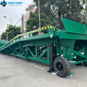 Large Load Capacity Customized Green Portable Hydraulic Dock Ramp For Forklifts Load And Unload Cargo