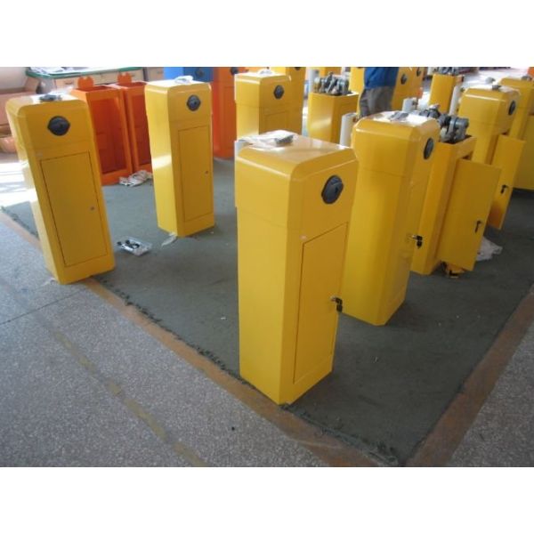 Remote Control Car Park Barrier System , Automatic Boom Barrier Aluminum Alloy