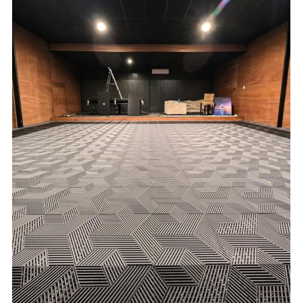 Buy 3D Interlocking Vinyl Floor Tiles Garage 0.7 Inch Thick ASTM D2047 at wholesale prices