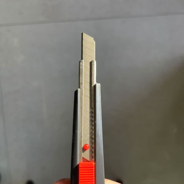 SK2 High Carbon Steel Snap Off Blade Essential for Construction Projects