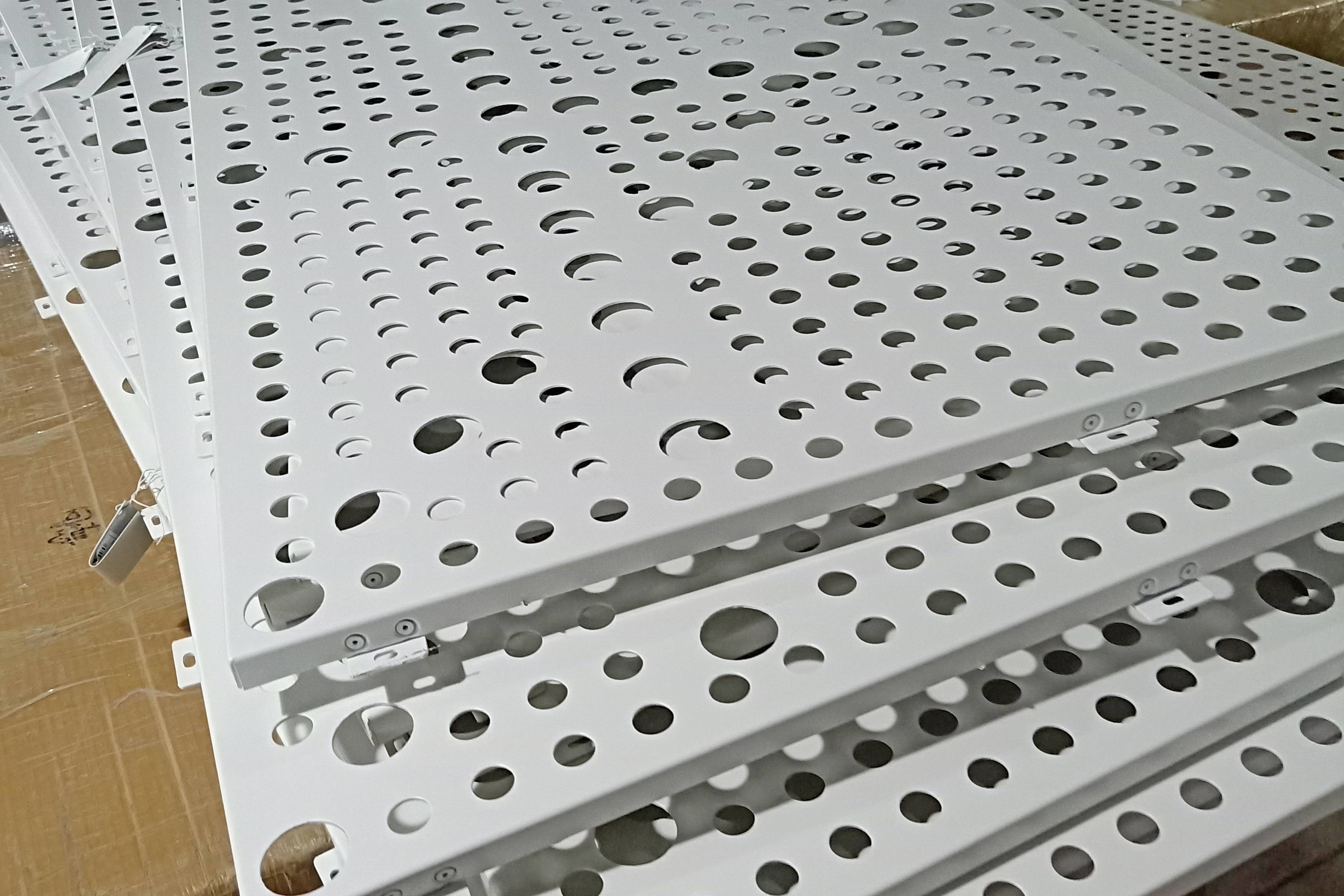 China Perforated Decorative Aluminum Wall Panels For Windows Cladding facade Curtain Wall on sale