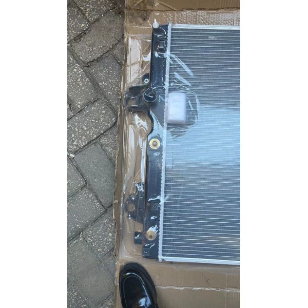 Land Cruiser 150 Automatic AT Cooling Radiator 16400-30300 For Toyota Prado 3.0 TDI
