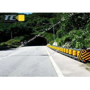 Yellow Road Highway Median Barriers Safety 10KM