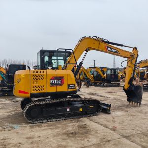 Small Used Excavators 7 Ton Hydrauli Crawler Sany 75 with 0.3 m³ Bucket Capacity